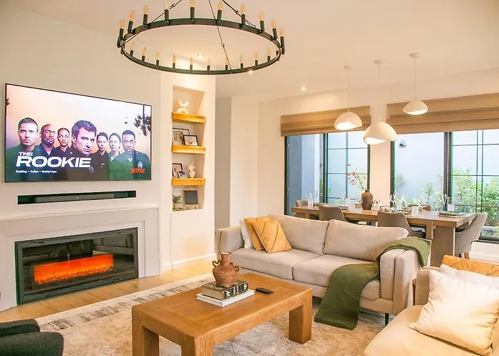 Modern Farmhouse & French Elegance Stay For 6 Arusha