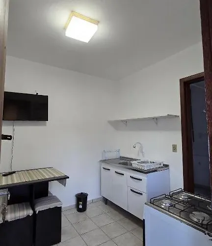 Casa Para 4 Pessoas Rua Corrupiao Bombas Bombinhas