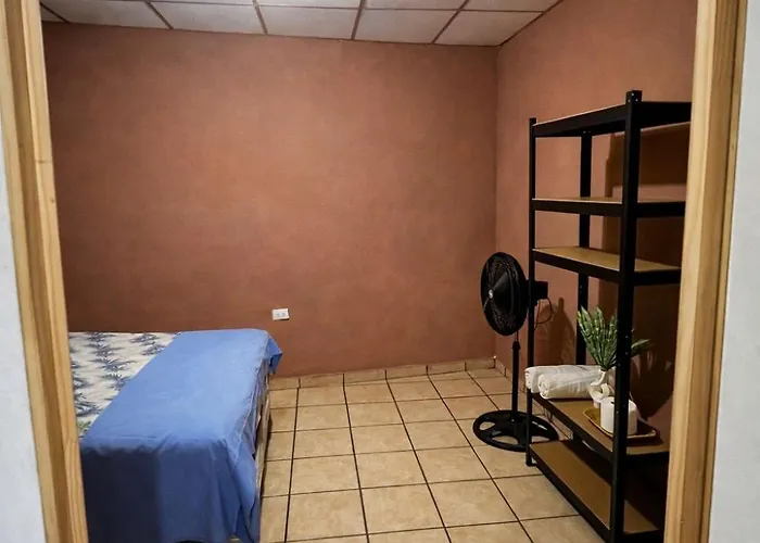Hostal Casa Compartida A 8 Mins De San Salvador