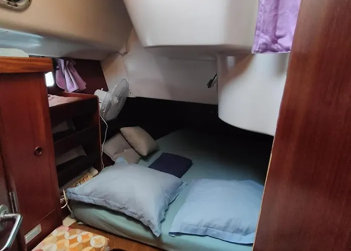 Chambre Double Prive En Colocation Sur Voilier A L Aquarium,Lagon Bleu Le Gosier 