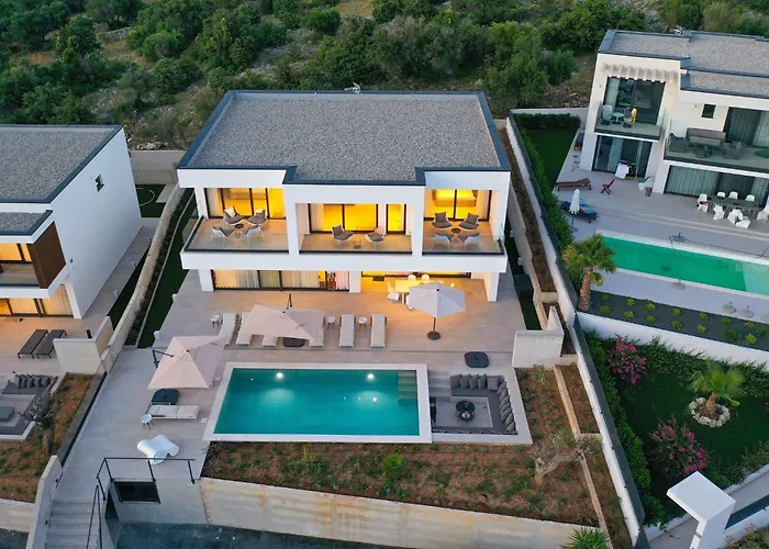 Holiday Home Luxurioese Villa 360 - Privater Beheizter Pool By Interhome Novalja