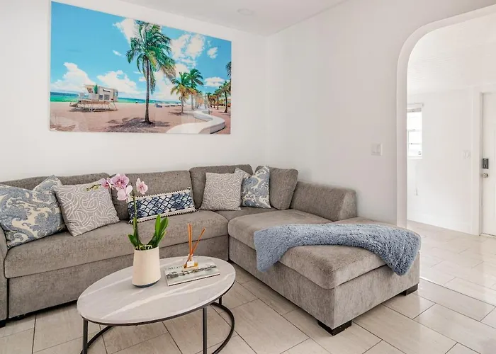 Sunset Villa- 3 Bedroom 2 Bathroom -6 Beds Miami
