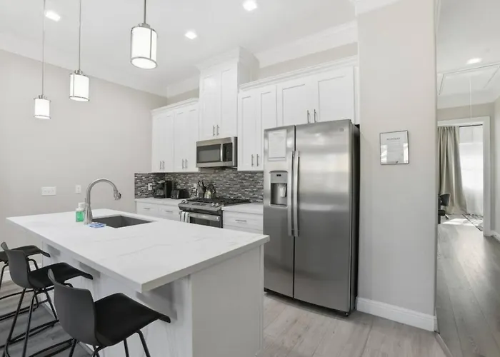 Villa O26B Southwest Houston 2Br King Beds Pet Friendly Fenced Yard