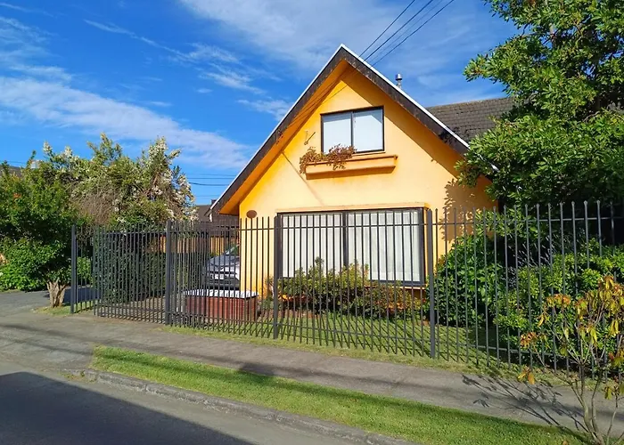 Casa Completa Dos Pisos, Tres Dormitorios, Terraza, Estacionamiento En Buen Barrio Temuco