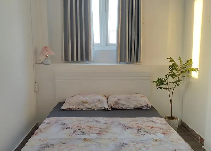 Bright, Spacious Room With Dual-View In The Center Of Saigon Ho-Chi-Minh-Stadt