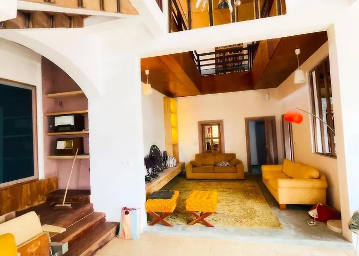Villa 5 Chambres A Louer A Bastos-Golf Yaoundé