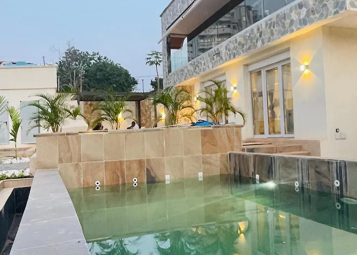 Villa 3 Chambres Avec Piscine A Louer A Bastos Yaoundé