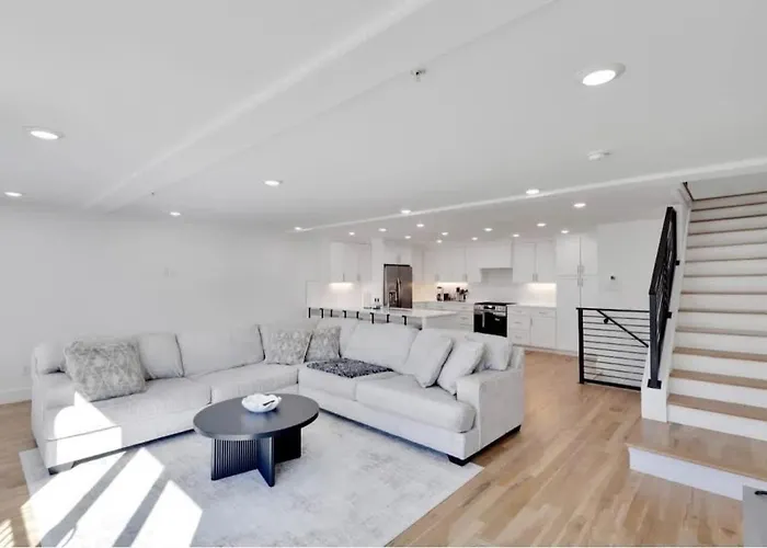 Luxury 4-Story Dallas Townhome - New Build