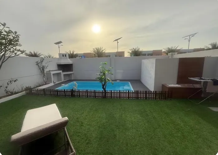 Peaceful Home And Nice Villa 4 Small Dogs In The House Al Rahba