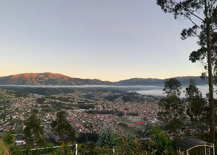 Villa Casa Con Vista Unica A 10 Minutos De Cuenca