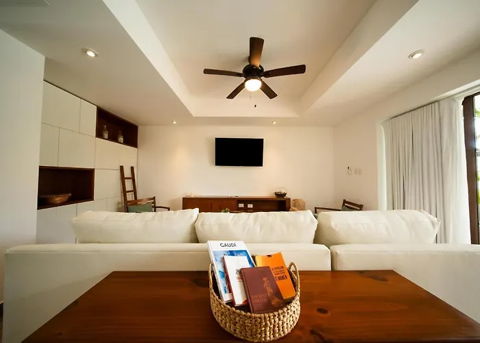 Villa With Jacuzzi And Pool View In Monterrico