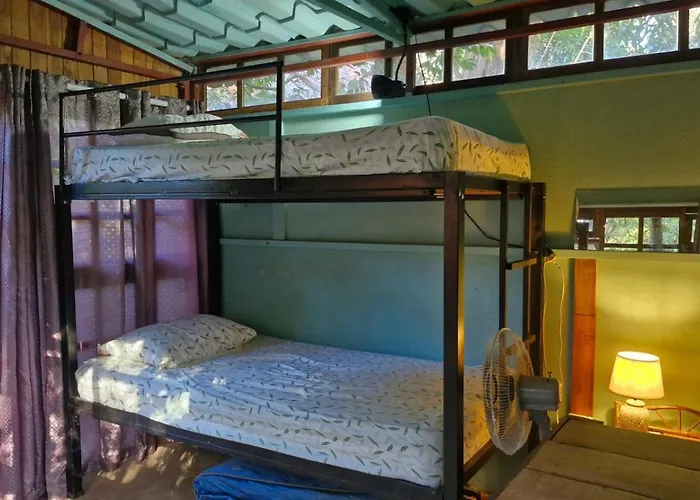 Hostal Con Camas Compartidas - Pachamama Bio Tamarindo
