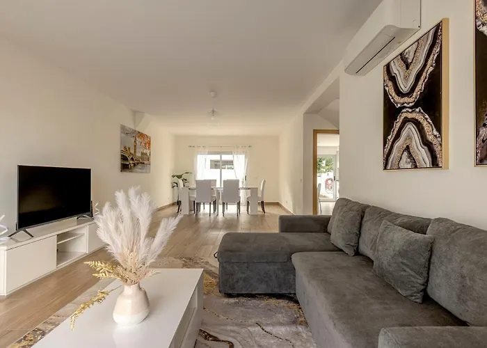 Bright & Airy 3Br Spacious Villa Sesimbra