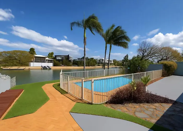 4Br House - Waterfront House With Pool In Broadbeach Gold Coast