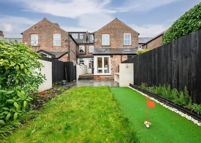 4 Bed Hale Home, Cinema Room, Free Parking