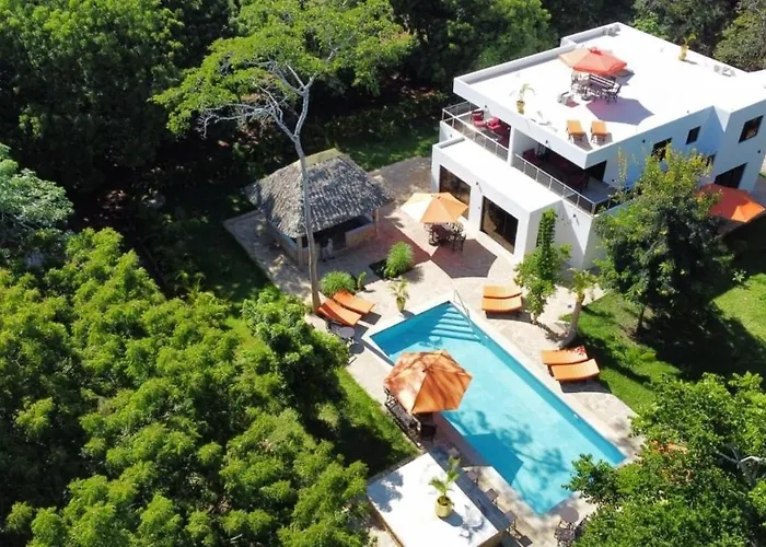 Luxury 3 Bedroom Suite In Villa With Pool In Nature Diani Beach