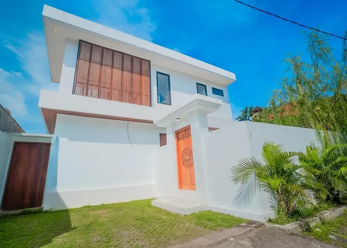 Canggu Villa Quite Cozy With Rooftop And Studio Dalung 