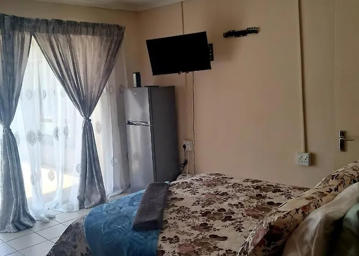 Mukonazwothe Guesthouse Roodepoort