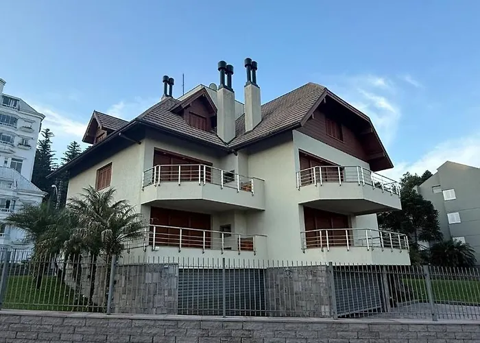 Villa Casa Em Frente Ao Vale, 700 Metros Do Centro Gramado