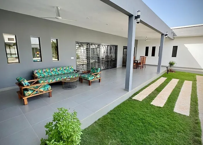 Luxury Villa In Ngaparou Saly Portudal
