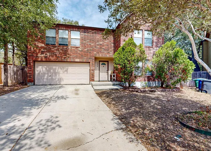 Dog-Friendly Home With Huge Yard, Covered Patio, & Fireplace San Antonio