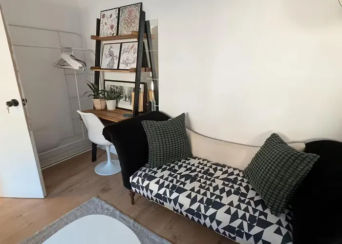 Spacious & Cozy Double Room In Central London