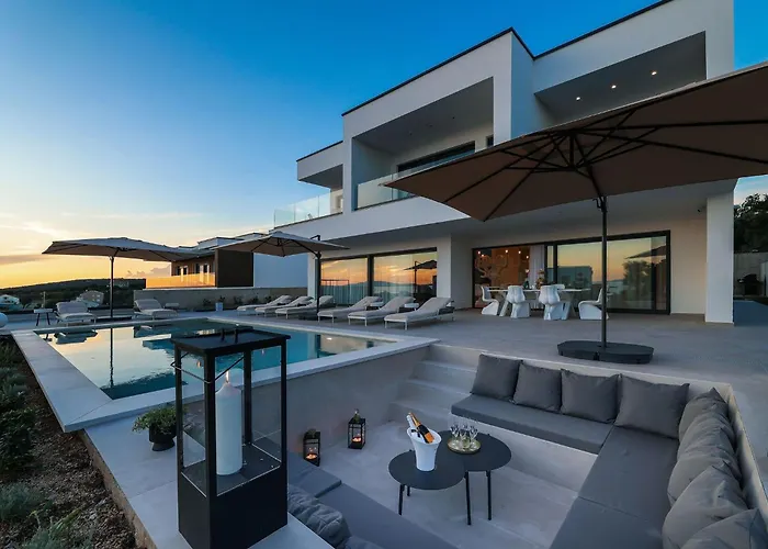 Holiday Home Luxurioese Villa 360 - Privater Beheizter Pool By Interhome Novalja