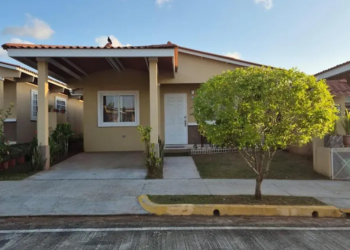 Palermo Family Home, Near Airport & Metro Aserrio