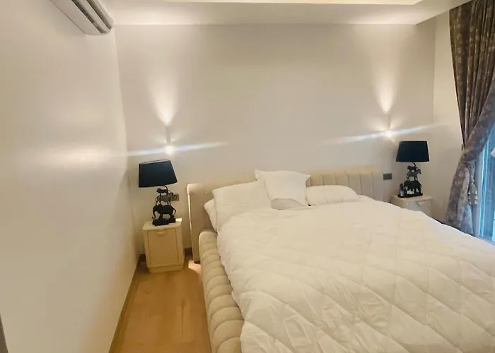 Villa 3 Chambres Avec Piscine A Louer A Bastos Yaoundé