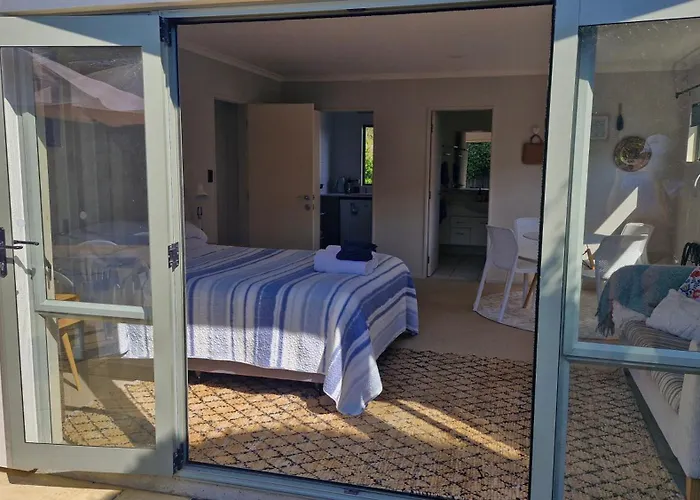 Secluded Guest Suite For Up To 4 People Hamilton