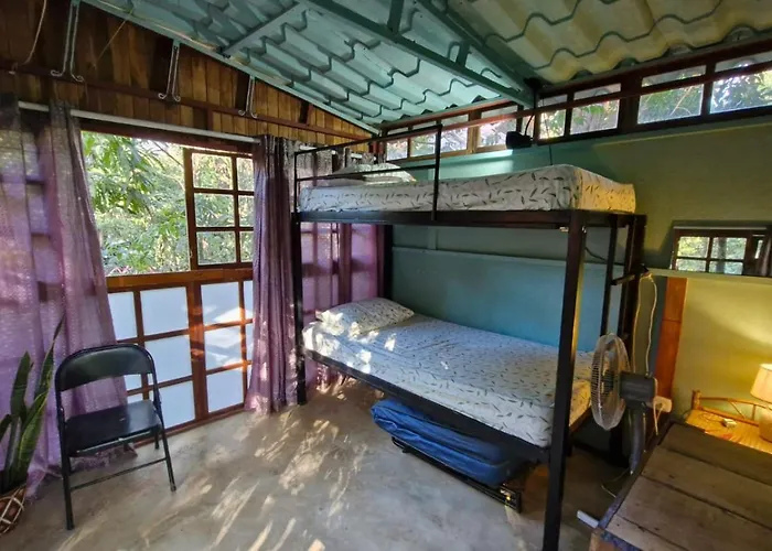 Hostal Con Camas Compartidas - Pachamama Bio Tamarindo