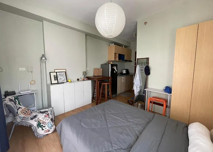 Modern Corner Studio With Balcony Cebu Stadt