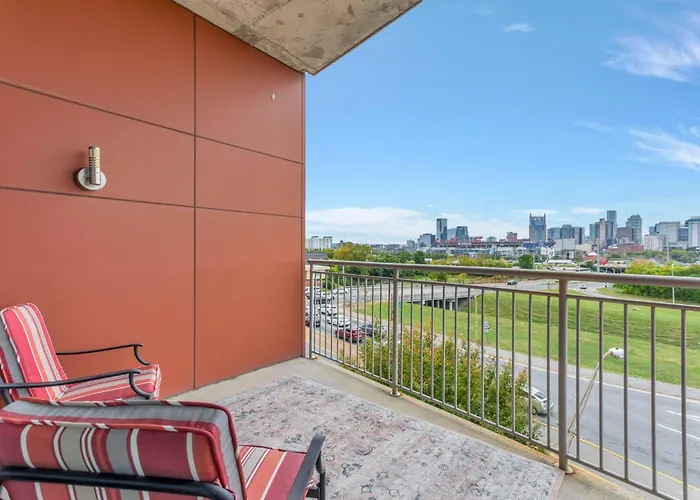 City Skyline Views From This Light Filled 1Bd 1 And Half Bath Condo! Nashville