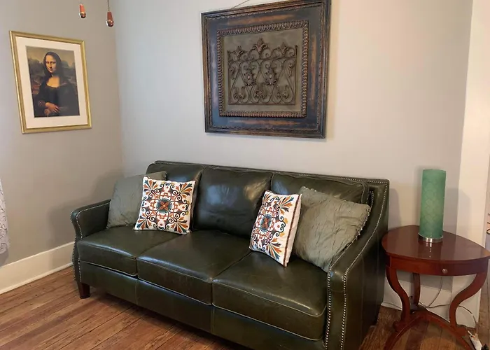 Cozy Home Close To Downtown San Antonio