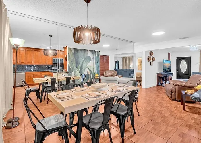 Villa 2 King Beds, FREE Parking&Internet in Miami