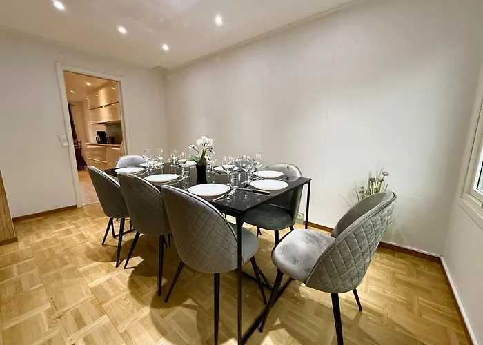 Workers Villa - 5Br - 2 Bath - Near City Göteborg