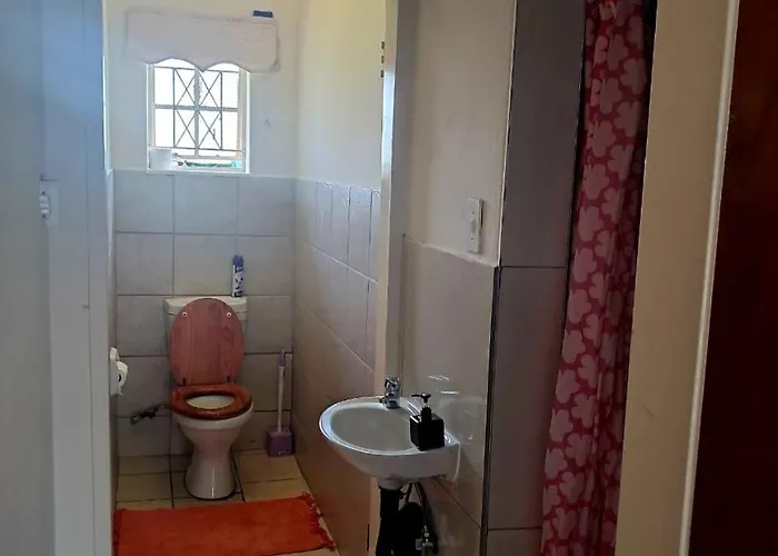 Mukonazwothe Guesthouse Roodepoort