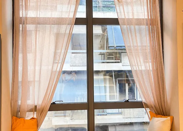 Nicole Sharing Apartments Athen