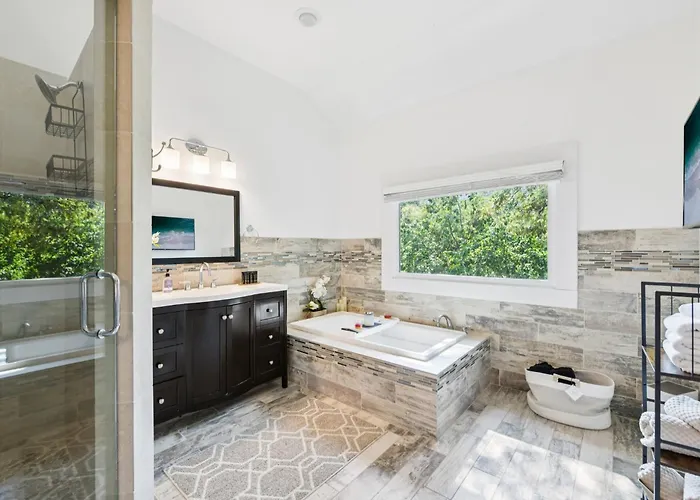 Luxurious Home In N Buckhead With Inlaw Suite Atlanta