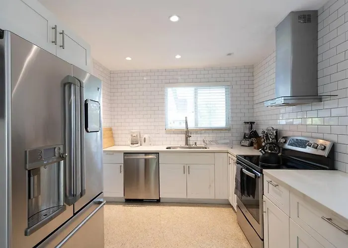 Tropical Private Oasis Mins From Beach & Downtown Miami