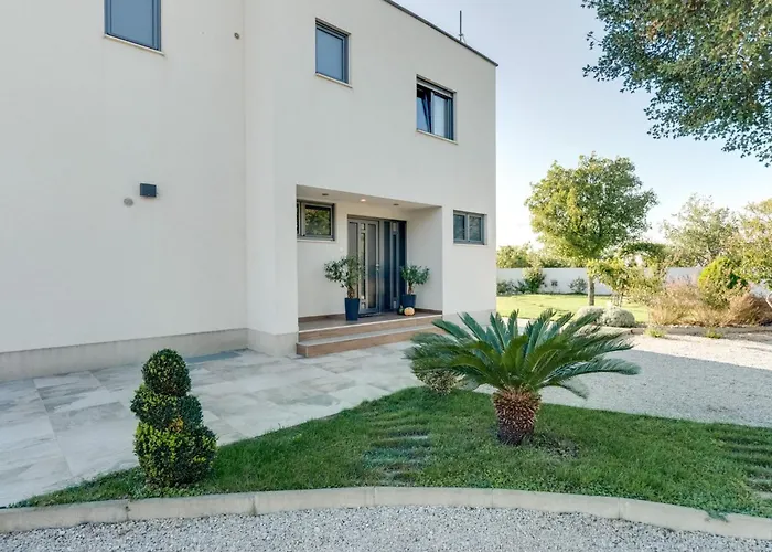 Holiday Home Villa View Mit Blick Auf Das Wasser By Interhome Crikvenica