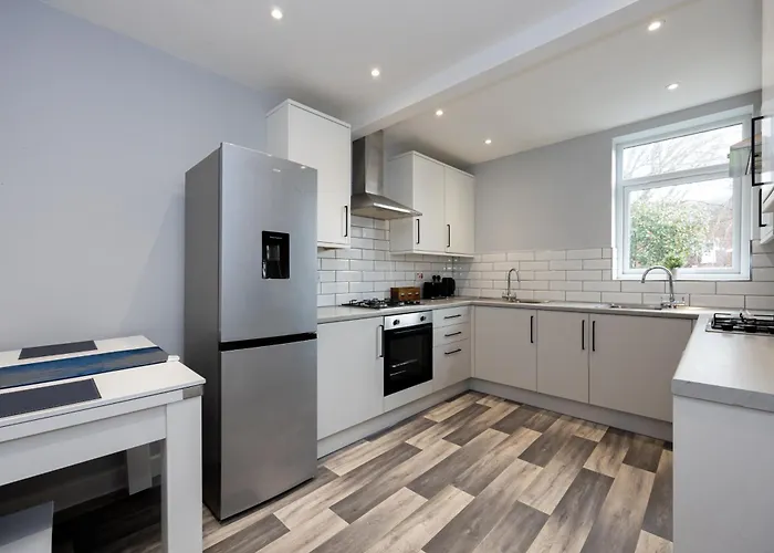 Spacious 4Br Home Perfect For Groups & Contractors Manchester