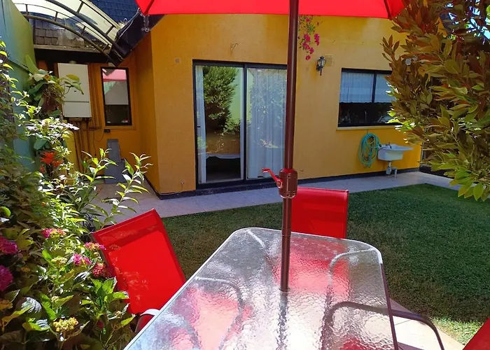 Casa Completa Dos Pisos, Tres Dormitorios, Terraza, Estacionamiento En Buen Barrio Temuco