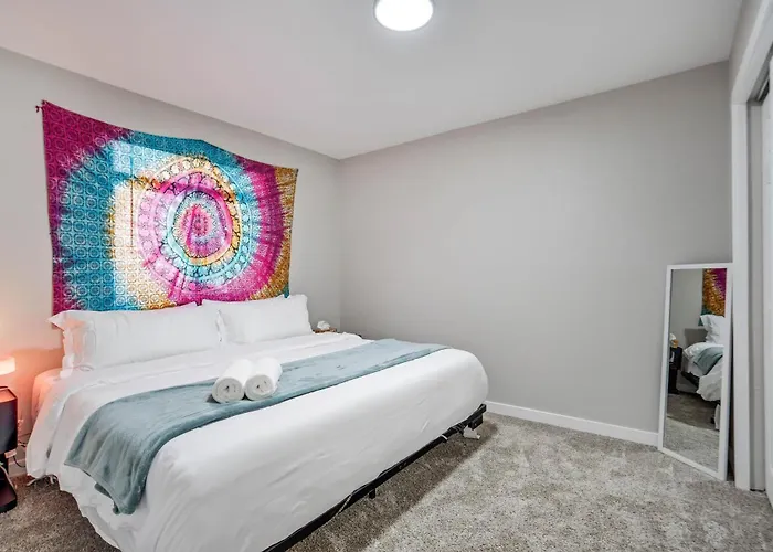 Cozy One-Level Home | Projector+Ps5+Pet Friendly! Colorado Springs