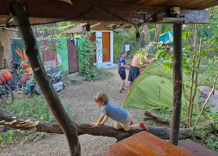 Hostal Con Camas Compartidas - Pachamama Bio Tamarindo