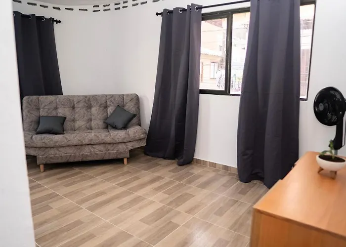 Very Spacious House One Block From The Park San Luis 