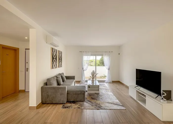 Bright & Airy 3Br Spacious Villa Sesimbra