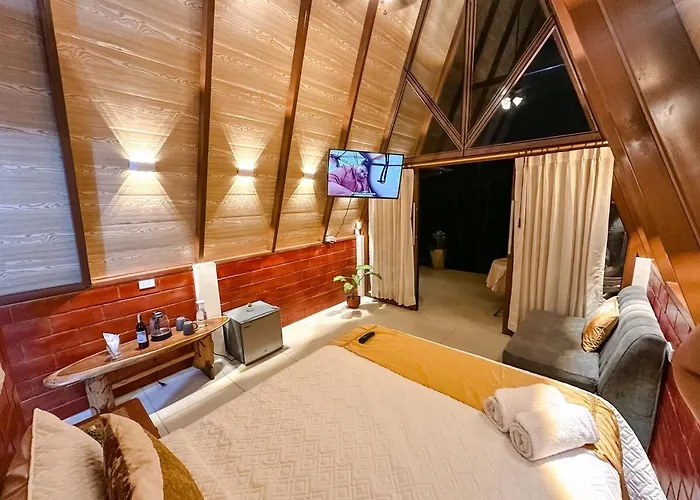 Glamping Para Parejas Con Jacuzzi En Puyo