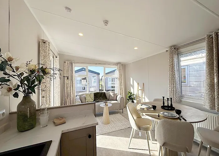 Brand New Holiday Home Near The Beach Hollum 