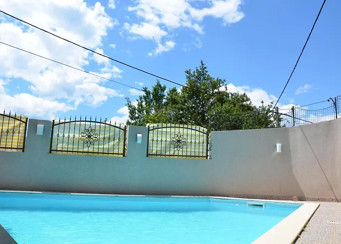 Holiday Home Grosses Ferienhaus Mit Eigenem Pool Und Terrasse By Interhome Crikvenica